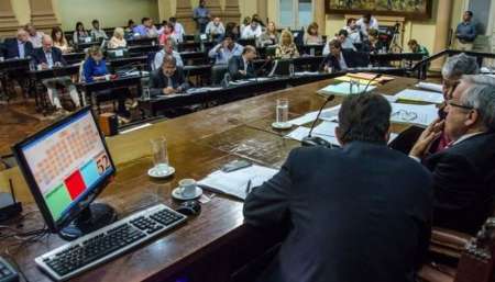 Diputados de la provincia debatirán hoy sobre la crisis nacional en el país