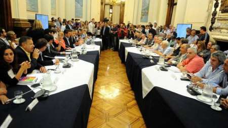 Sindicalistas y diputados acordaron apurar leyes por Ganancias y despidos