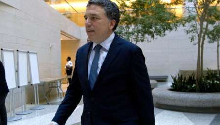 Dujovne negó que haya pedido un préstamo al Tesoro de Estados Unidos