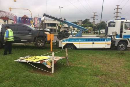 Chocó y se subió a la rotonda cercana a la Rural, sobre avenida Paraguay: manejaba con 2,74 gramos de alcohol en sangre