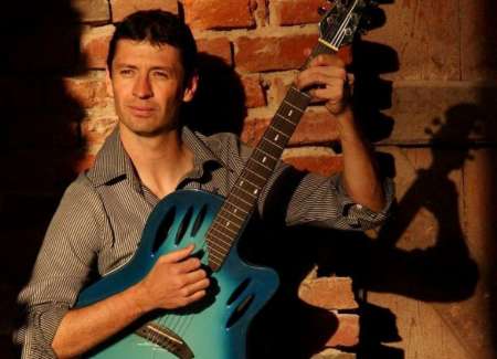 Brindará un recital a cambio de una botella de agua para los peregrinos de Los Valles