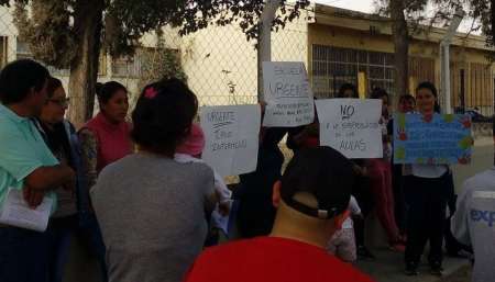 Protesta en la escuela Gauffin por vacantes para jardín