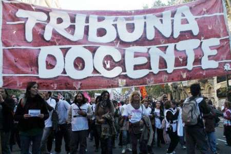 En el Día del Maestro, Tribuna Docente expone los reclamos de los educadores.