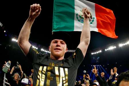 "Canelo" Alvarez venció por puntos a Golovkin y hubo polémica en las tarjetas