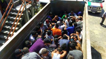 Rescatados en el sur de México 124 migrantes hacinados en camiones