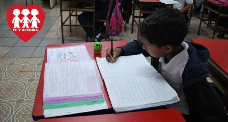 La organización Fe y Alegría invita a su campaña “Poné tu corazón por la educación”