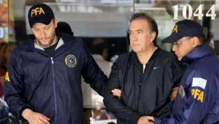 Thomas: "No entregué dinero, bolsos, bolsitas, paquetes o cajas a ex funcionarios"