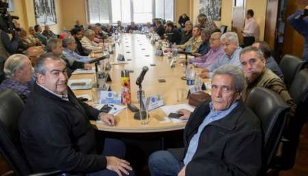 Los pedidos de la CGT: detener los despidos, declarar la emergencia alimentaria y apertura de paritarias