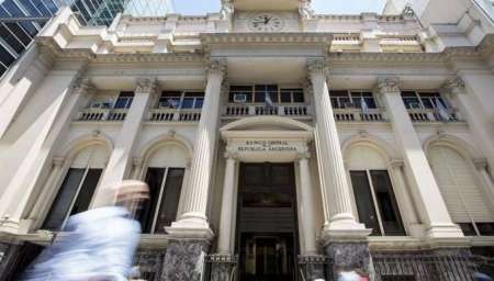 El BCRA intervendrá cuando el dólar baje de $34 o supere los $44