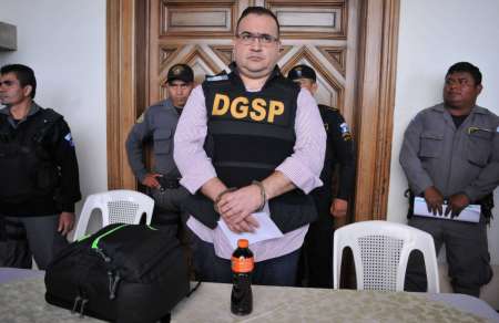 El exgobernador mexicano Javier Duarte es condenado a nueve años de prisión tras declararse culpable