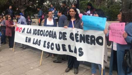 Padres se manifiestaron en contra de la ideología de género en las escuelas