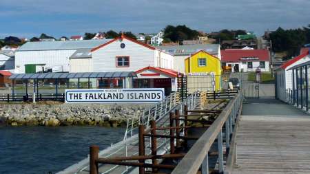 Malvinas: los isleños quieren imponer una visa a los visitantes argentinos