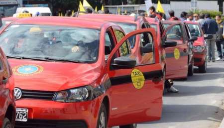Los taxistas aseguran que por el aumento del GNC no tienen ganancias