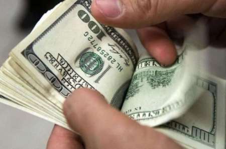 El dólar ya bajó más de $4: ¿es momento de comprar barato o aprovechar las tasas de interés en pesos?