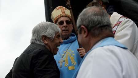 Dirigentes del oficialismo y la oposición criticaron a la Iglesia por el apoyo a los Moyano