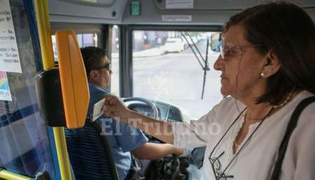 El pasaje de colectivo subirá 100 por ciento durante 2019