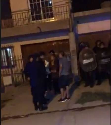 Vecinos quisieron linchar al padre salteño que violaba a su hija con un pretexto aberrante