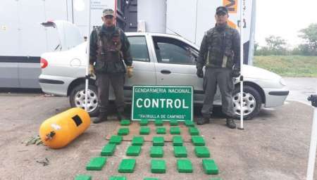 Llevaba más de 30 kg de cocaína en el tubo de gas