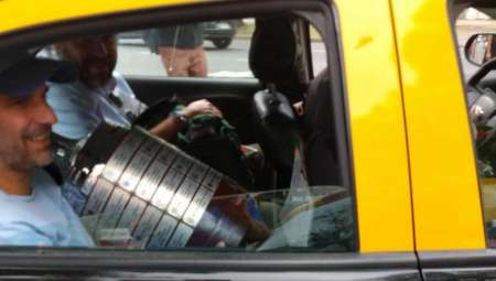 Superfinal insólita: la Copa se fue del Monumental en taxi