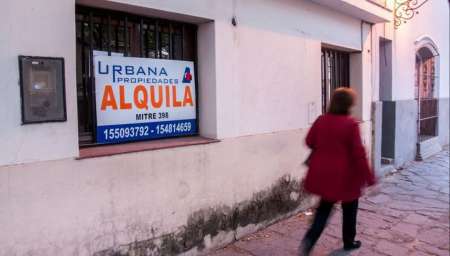 Crisis: miles de salteños dejaron de alquilar y comparten la casa