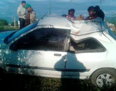 Ebrio derrapó y chocó contra un árbol sobre avenida Bolivia