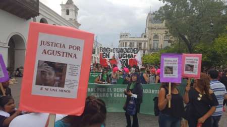 "Por Lucía y por todxs" marcharon en Salta en repudio a los femicidios impunes