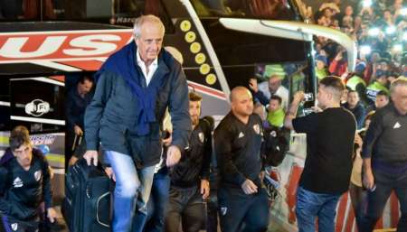D'Onofrio: “200 o 250 hinchas me quieren matar”