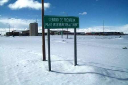 Los pasos de Sico y de Jama permanecen cerrados por nieve en la zona chilena