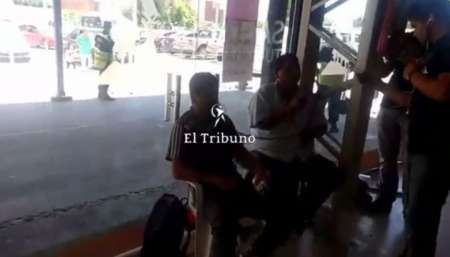 Video. La policía evitó que un comerciante se quitara la vida en el CCM