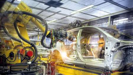 En abril la industria cayó 2,3% y la construcción creció un 10,5%, según el Indec