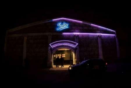 Detuvieron a un futbolista por golpear salvajemente a un joven en la salida de un boliche