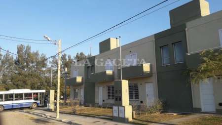 Tras casi dos años de espera, empiezan a entregar los dúplex del Grand Bourg