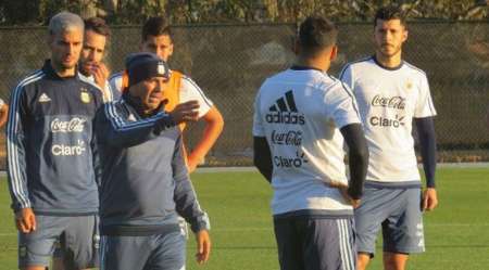 Jorge Sampaoli sigue probando: metió mano en el equipo y en el esquema