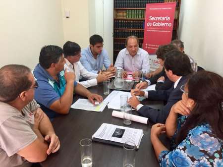 La Municipalidad dialogó con empresarios y vendedores de artículos de pirotecnia