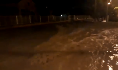 Temporal en Salta: Un herido por la caída de un rayo, un colectivo arrastrado y cortes de rutas