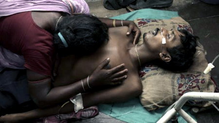 Más de 140 muertos por consumo de alcohol adulterado