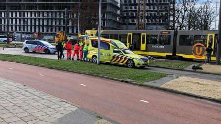 Ataque a tiros en tranvía de Holanda: un muerto y varios heridos