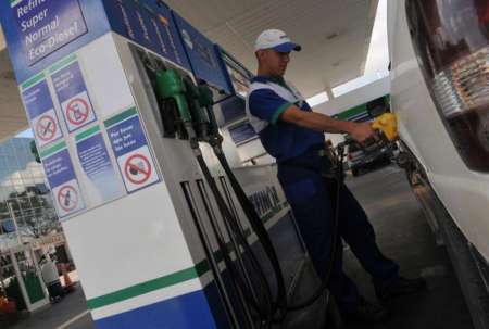 Desde el próximo lunes suben las naftas y las tarifas de gas