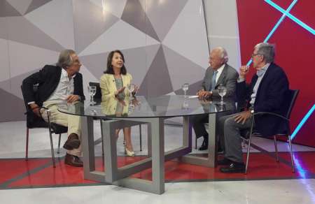 Los que hoy cuestionan las instituciones, no hicieron nada cuando tuvieron "su" oportunidad