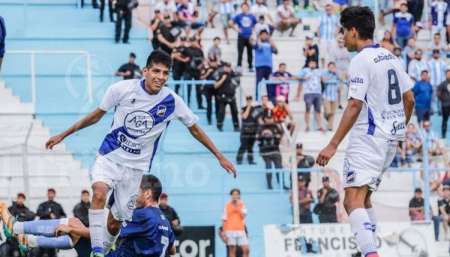 Federal “A”: Juventud viajará en avión a Córdoba