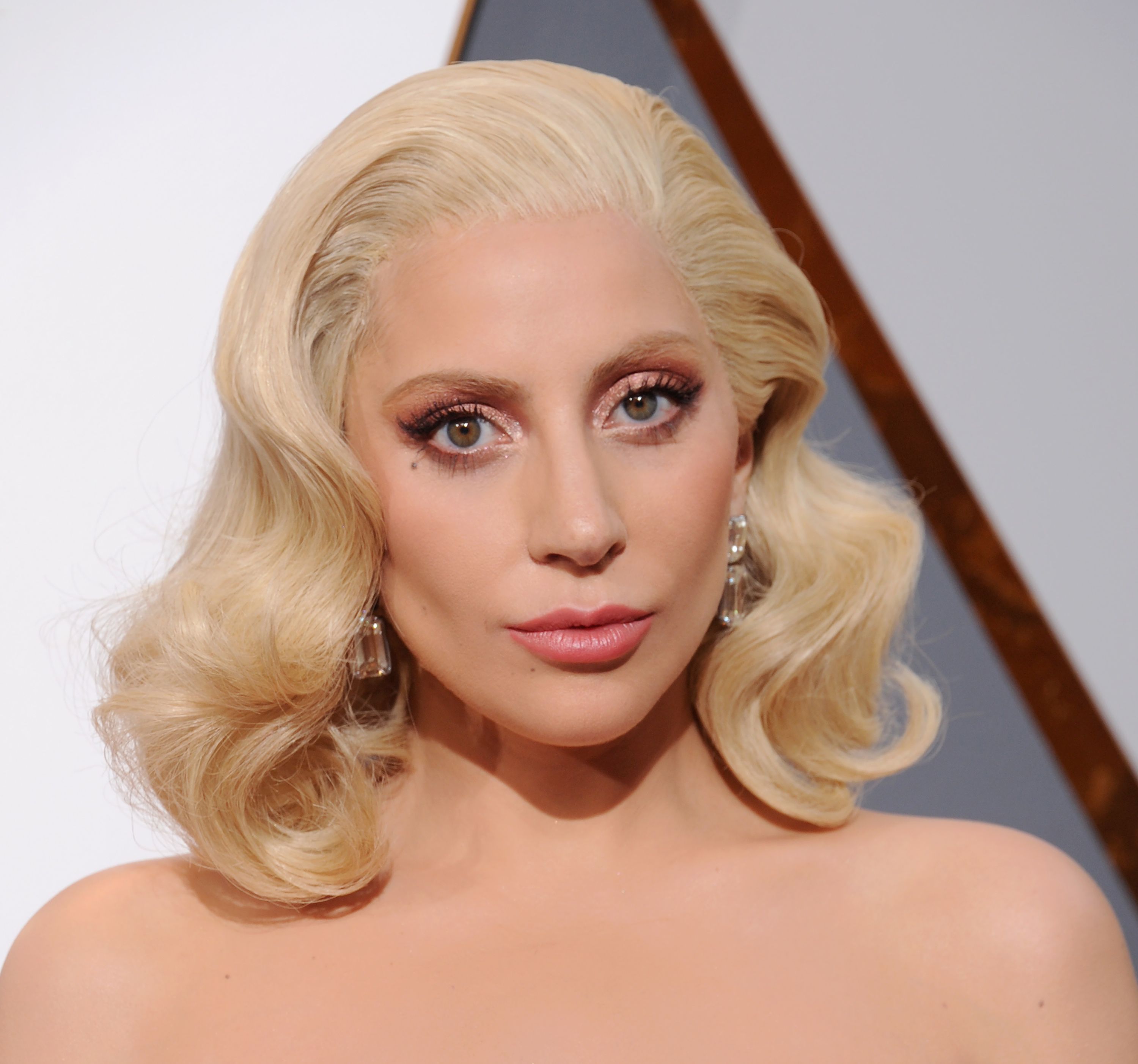 La sorprendente transformación y cambio de look de Lady Gaga